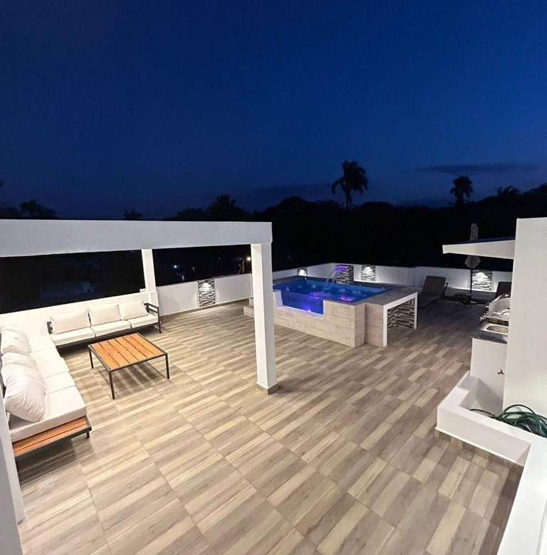 Casa en renta en Puerto Plata con piscina y terrazas