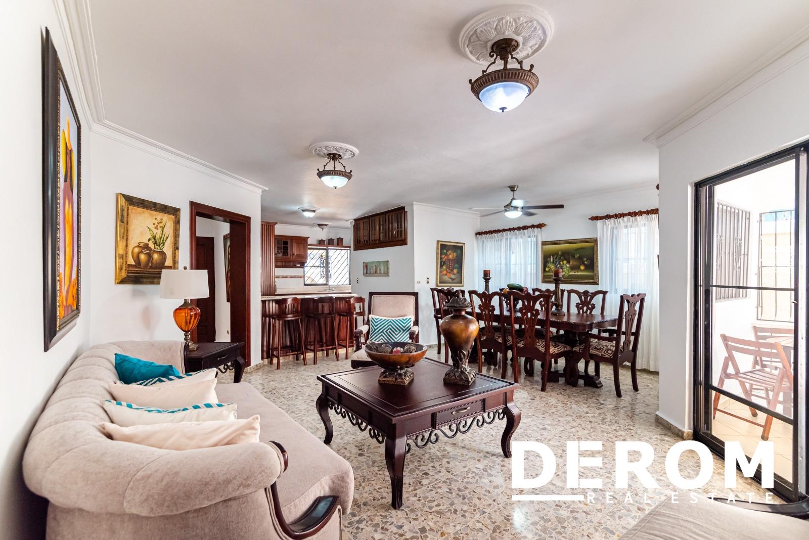 Casa de dos niveles en venta en Puerto Plata