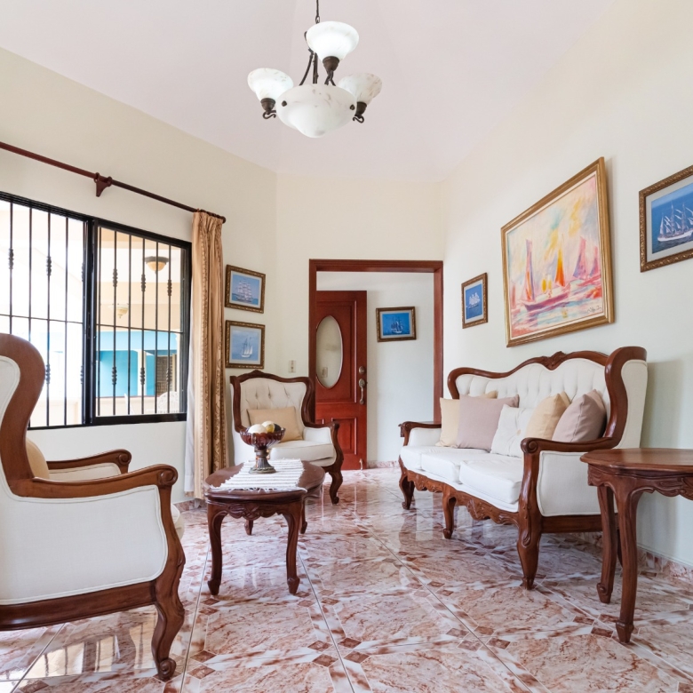 Casa de dos niveles en venta en Puerto Plata