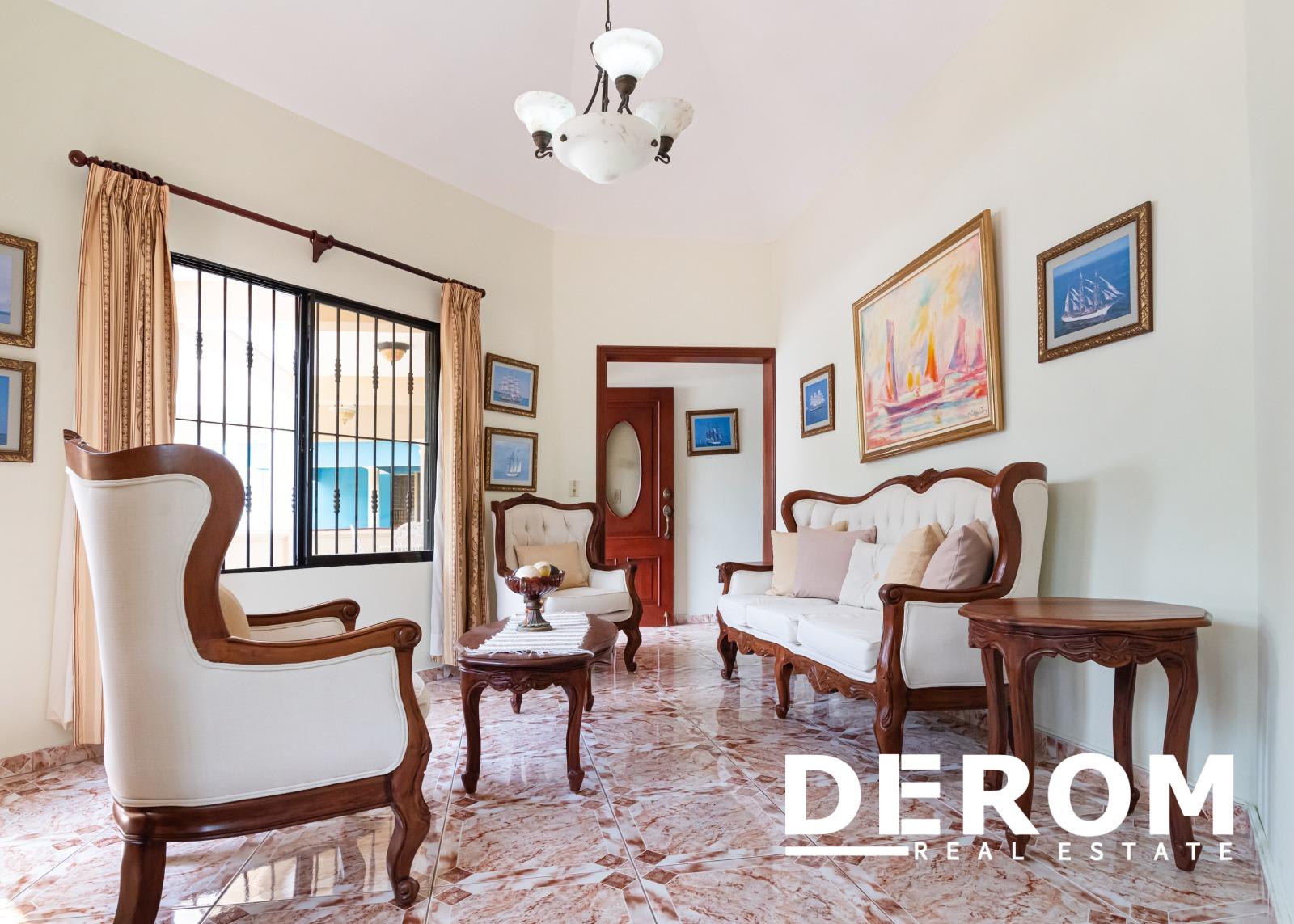 Casa de dos niveles en venta en Puerto Plata