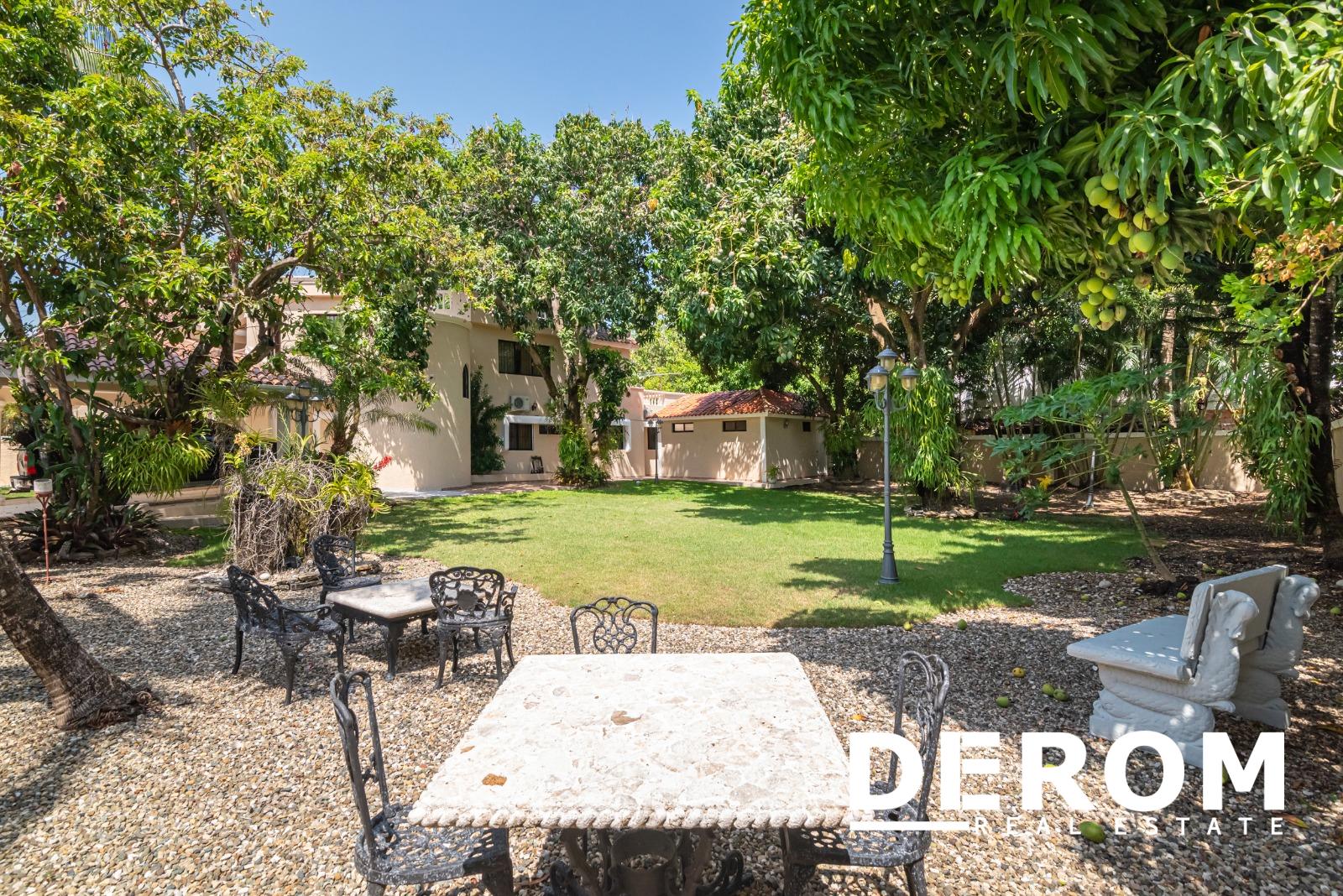 Casa de dos niveles en venta en Puerto Plata