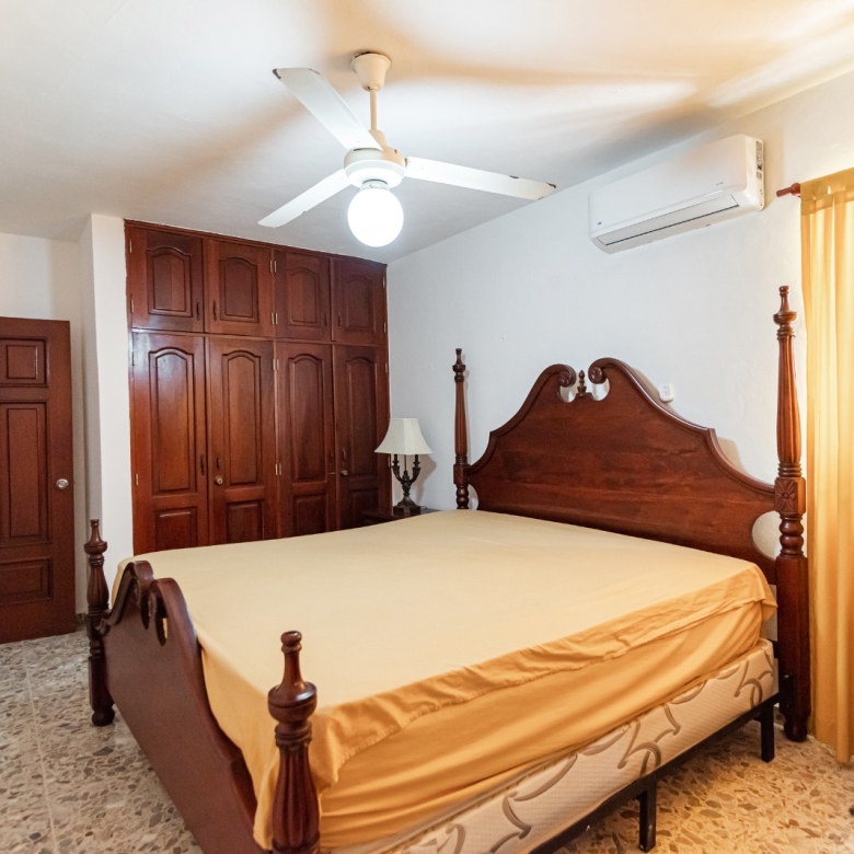 Casa de dos niveles en venta en Puerto Plata