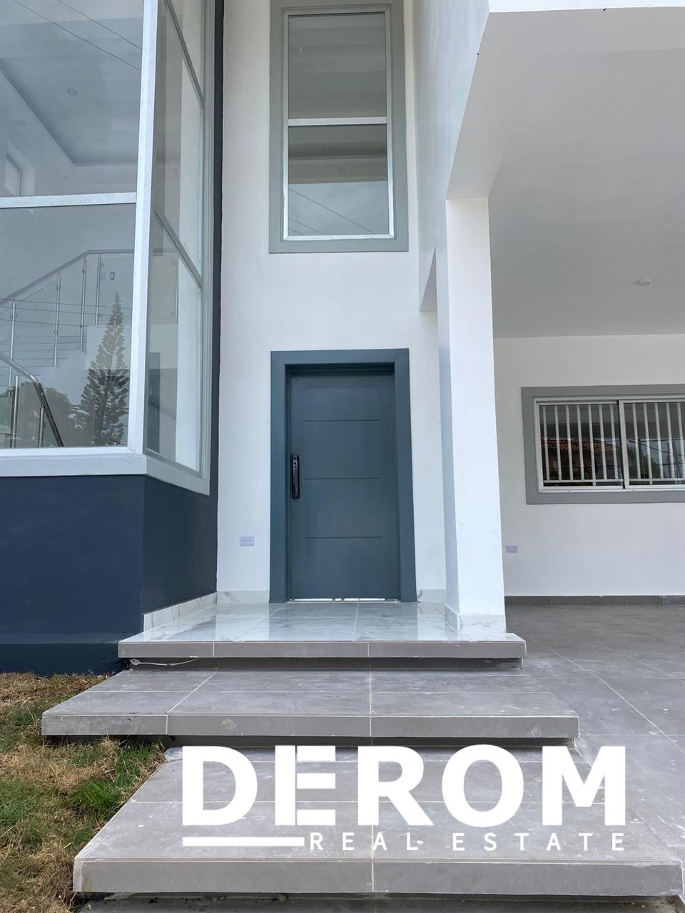 Casa en venta en Residencial El Doral con piscina privada