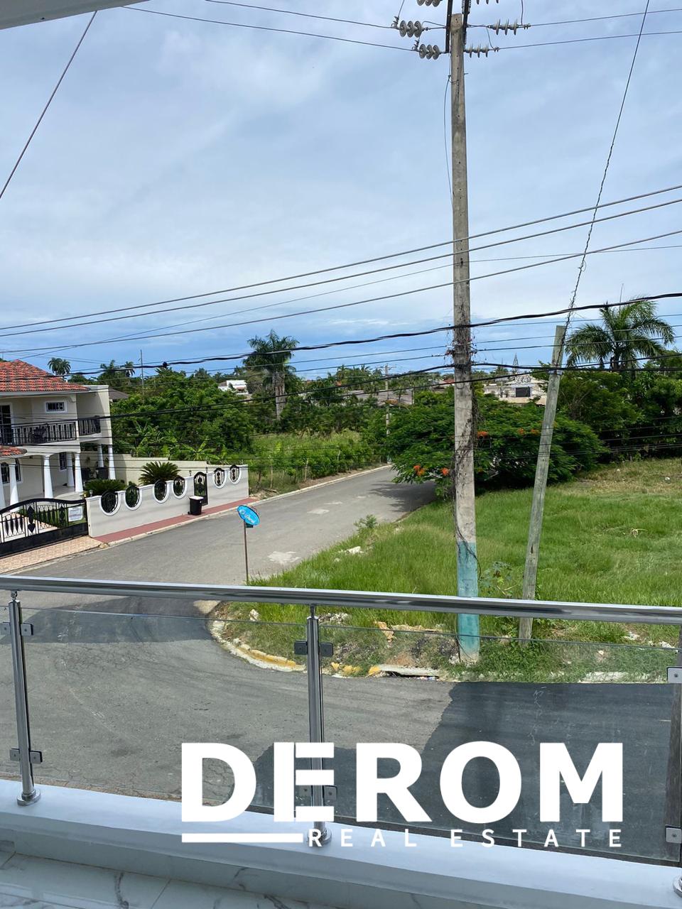 Casa en venta en Residencial El Doral con piscina privada