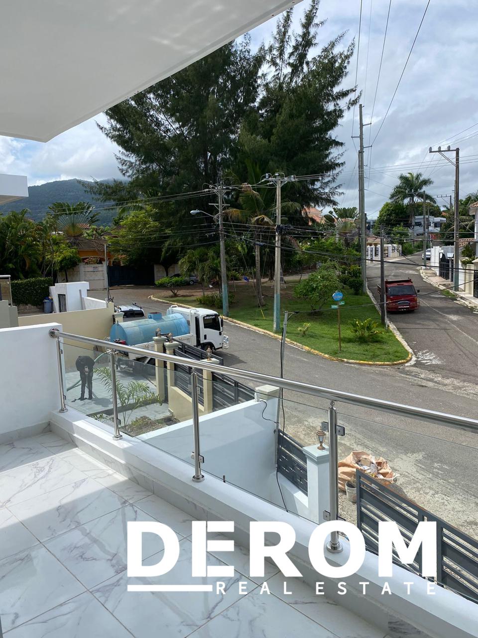 Casa en venta en Residencial El Doral con piscina privada