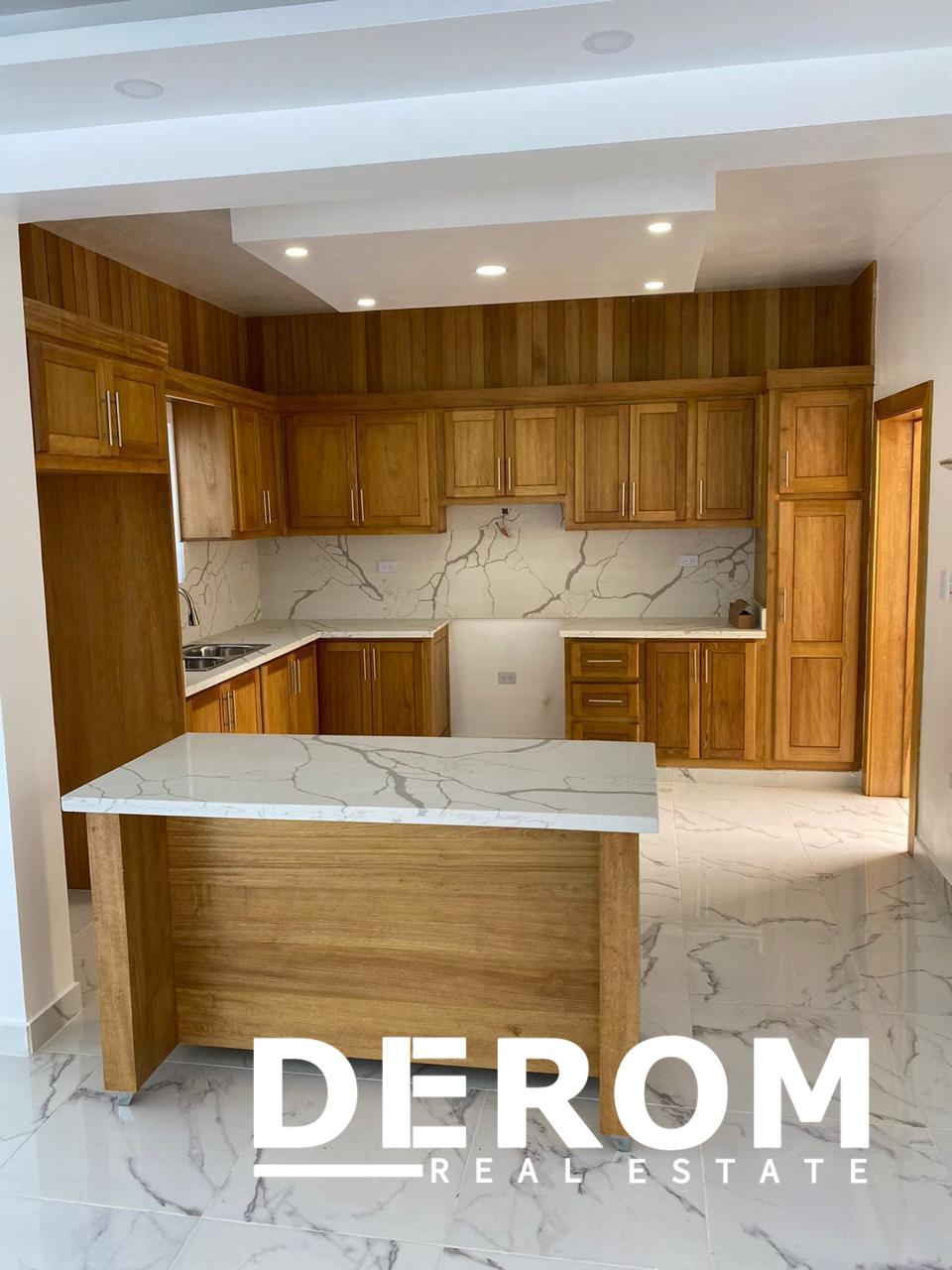 Casa en venta en Residencial El Doral con piscina privada