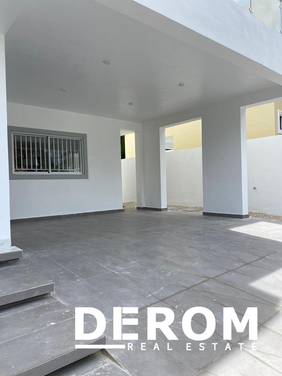 Casa en venta en Residencial El Doral con piscina privada