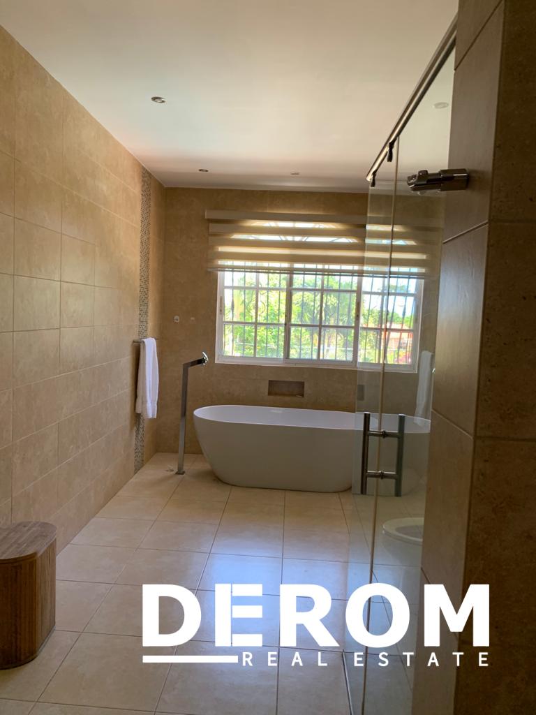 Casa amueblada en renta en Urbanización Bayardo Puerto Plata